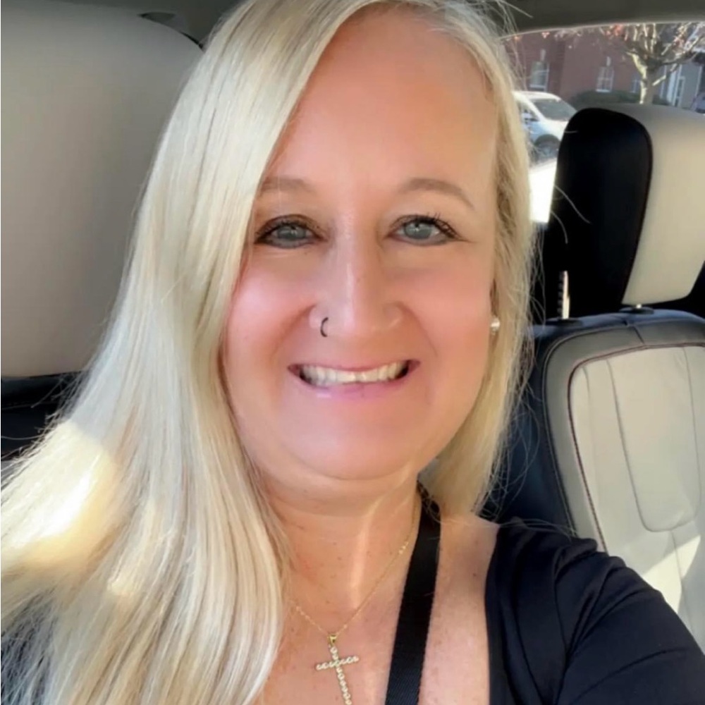 Meet your Posher, Stephanie